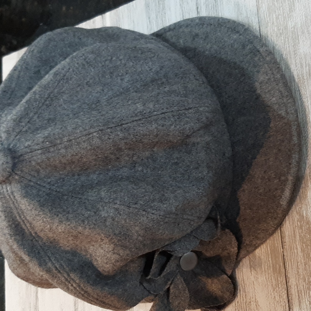 Trixie Newsboy Hat with Flower